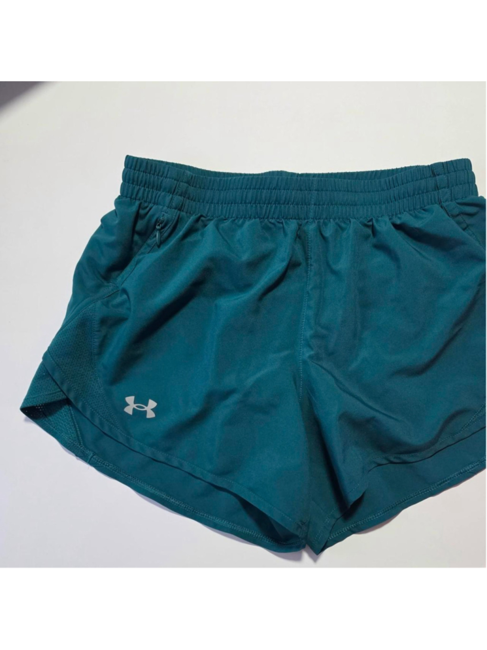 Under Armour womens teal running shorts size S 
#running #athletic
(108)